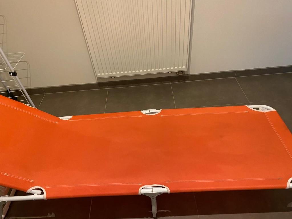 ligbed oranje, Tuin en Terras, Ophalen, Gebruikt, Kunststof, Verstelbaar