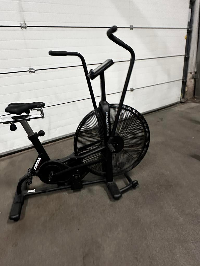 Assault Airbike, Sport en Fitness, Ophalen, Gebruikt, Armen