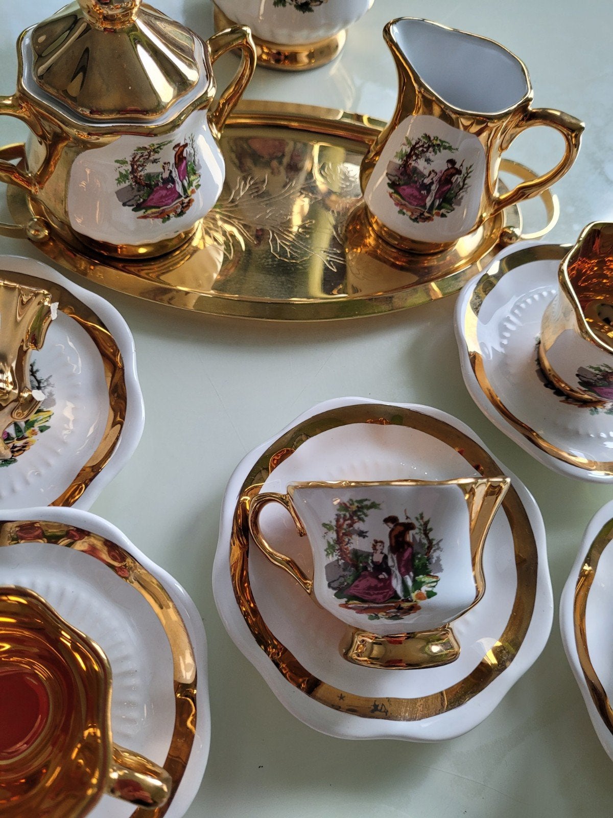 Prachtig 22 karaats gouden servies, het bakje is gestempeld, Ophalen