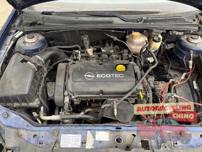 Motor van een Opel Vectra, Gebruikt, -, -, Opel