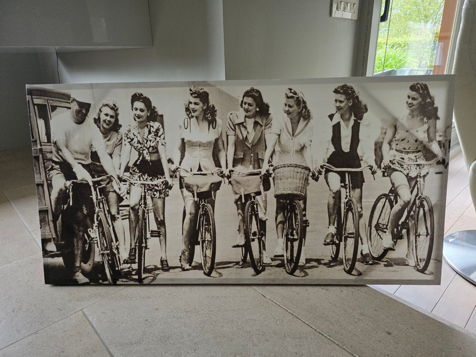 Décoration murale vintage, femmes à vélo., Maison & Meubles, Accessoires pour la Maison | Peintures, Dessins & Photos, Enlèvement