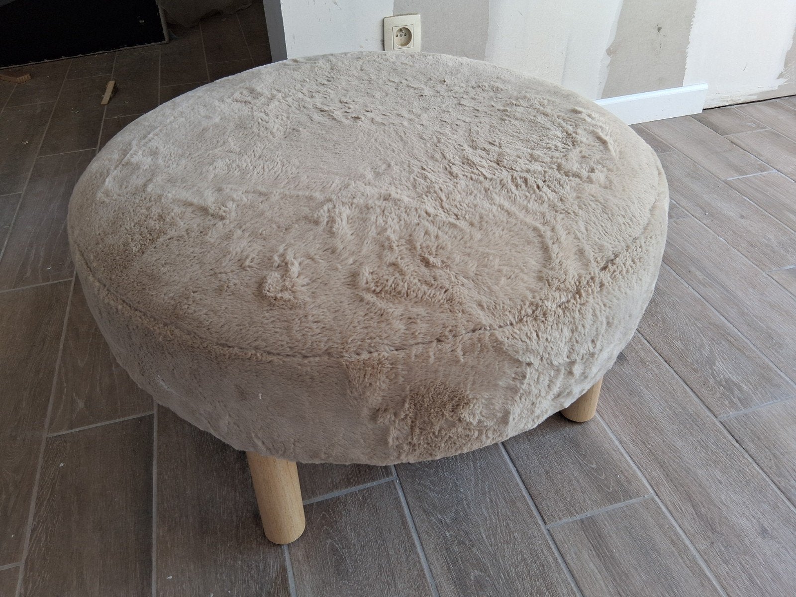 joli pouf, Enlèvement
