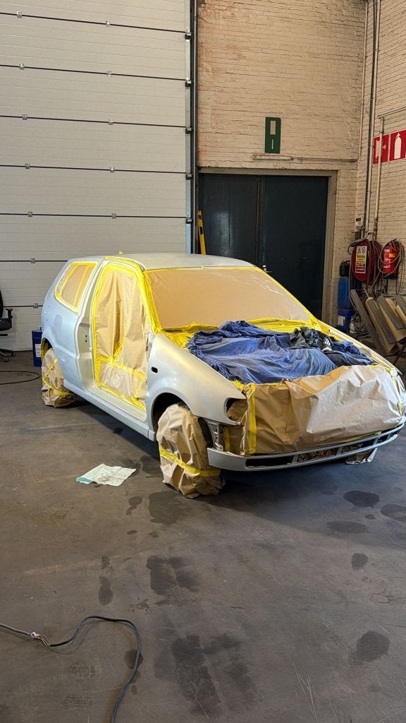PEINTRE AUTOMOBILE RECHERCHÉ — VW POLO, Dommage à la peinture ou Pulvérisation