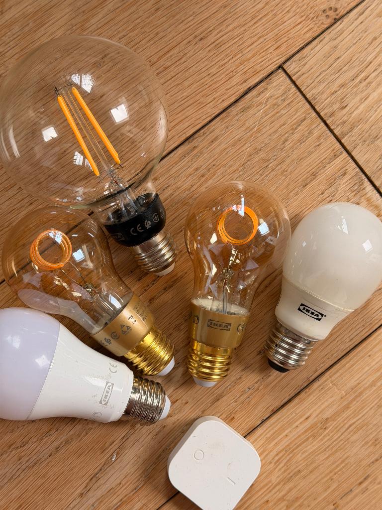 Slimme verlichting, Huis en Inrichting, Ophalen, Zo goed als nieuw, E27 (groot), Led-lamp