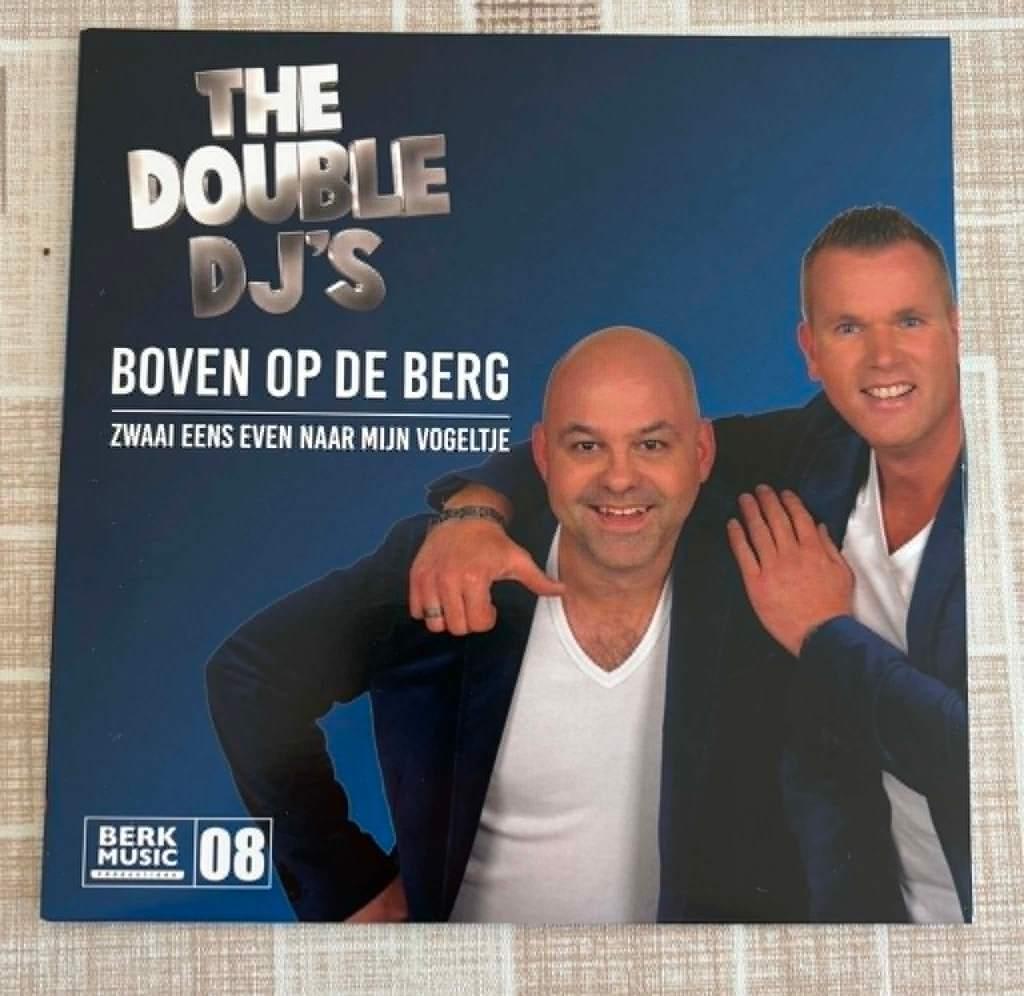 The Double DJ's - Boven Op De Berg (SV), 7 inch, 2020 tot heden, Ophalen of Verzenden, Zo goed als nieuw