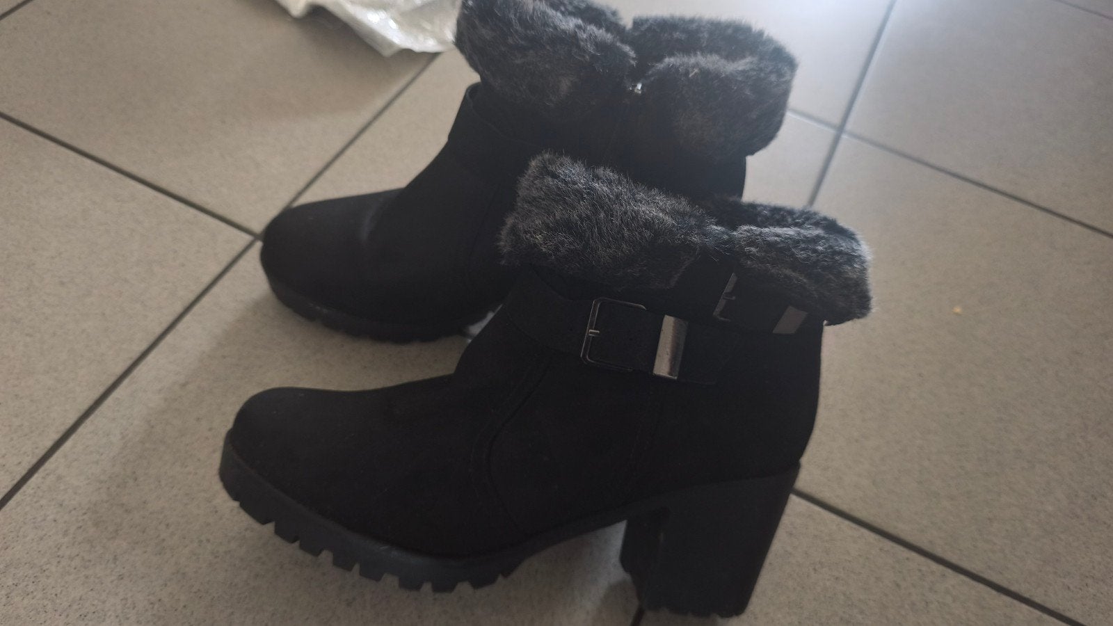 Chaussures d'hiver taille 40, Vêtements | Hommes, Chaussures, Bottes, Enlèvement ou Envoi, Comme neuf, Noir