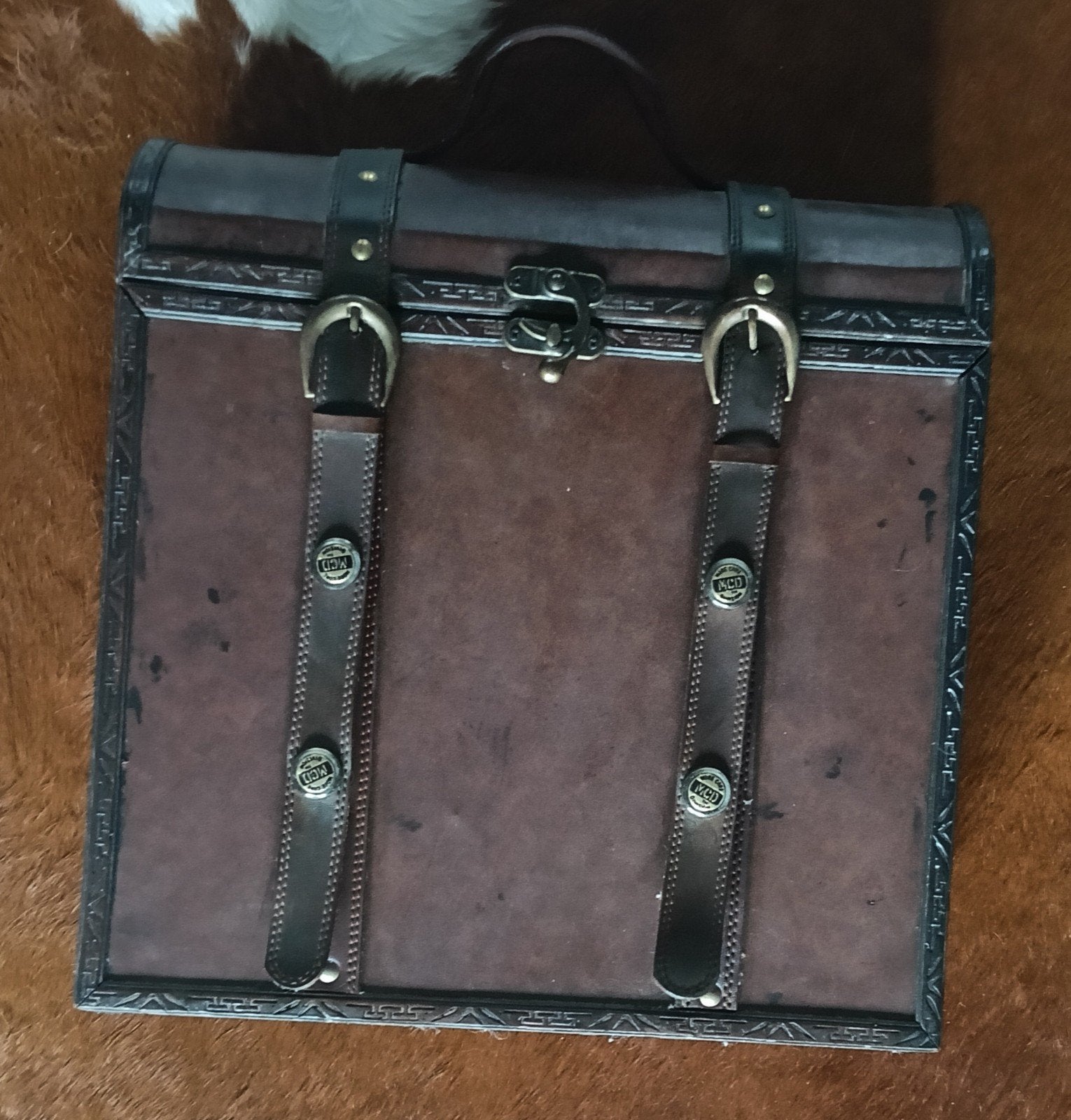 Boîte à vin vintage. Années 80/90. Marque : MCD, Cerisier, Enlèvement, Utilisé, Moins de 50 cm