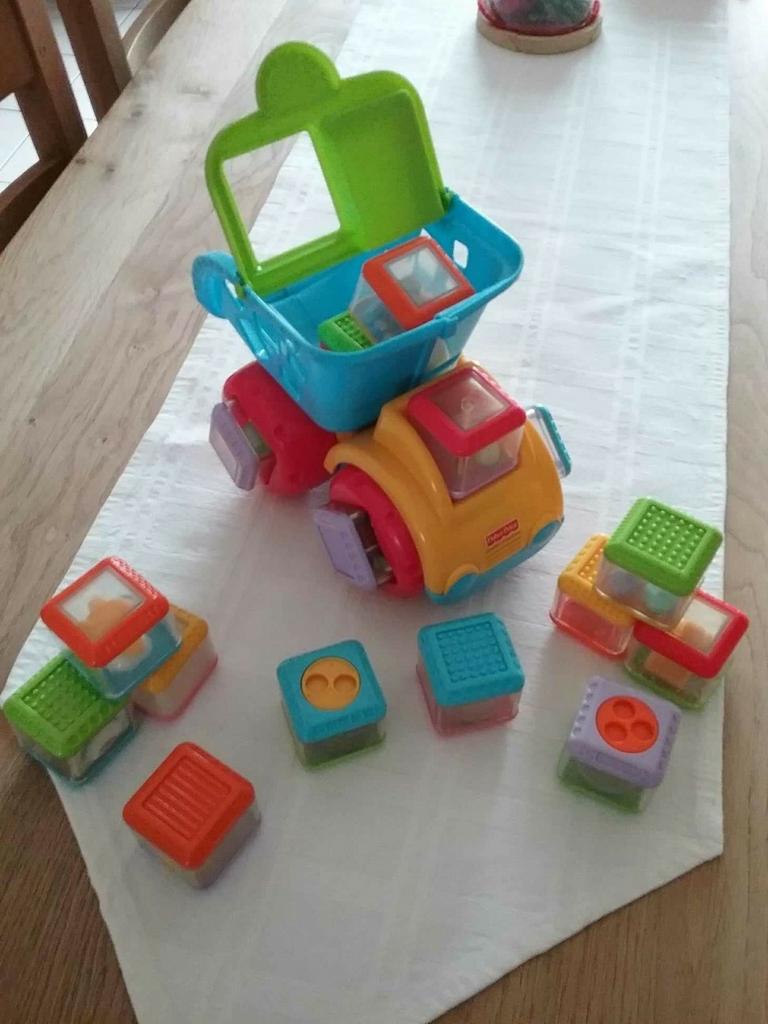 Camion benne musical avec blocs d'éveils., Enlèvement, Comme neuf