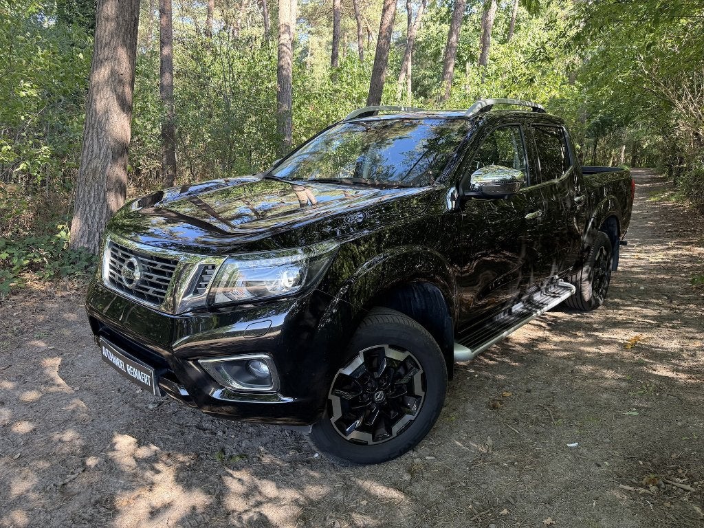 Nissan Navara 2.3 dCi Tekna, Automaat, 4x4, 190pk, 107.000km, Auto's, Automaat, Dealer onderhouden, Zwart, Leder