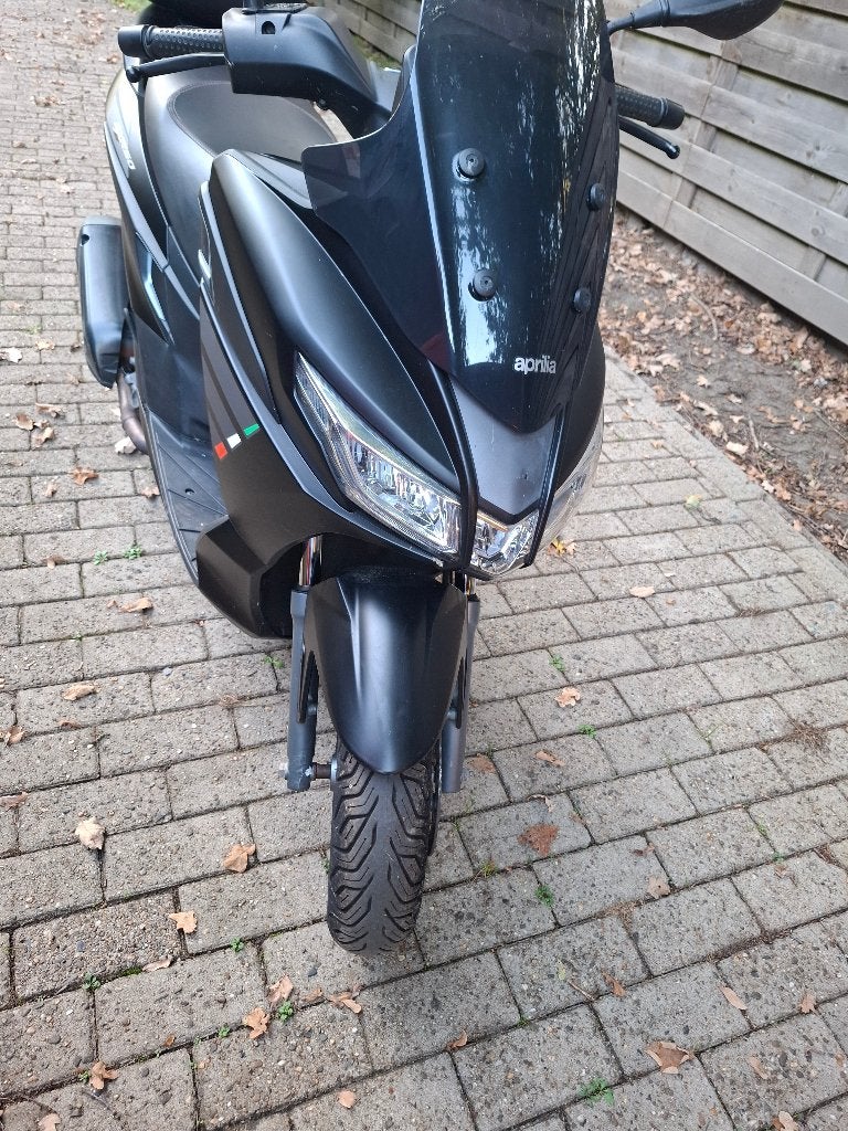 Aprillia sxr 50, Motoren, Particulier, Nieuw, Scooter