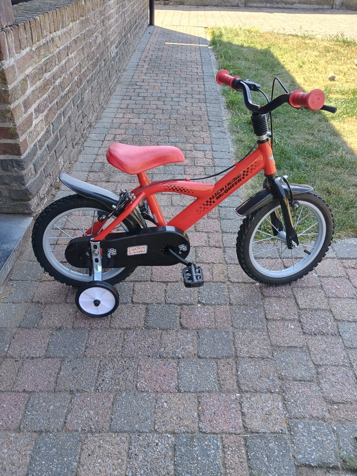14 inch fietsje, Fietsen en Brommers, Ophalen, Zijwieltjes, Gebruikt, Velgrem