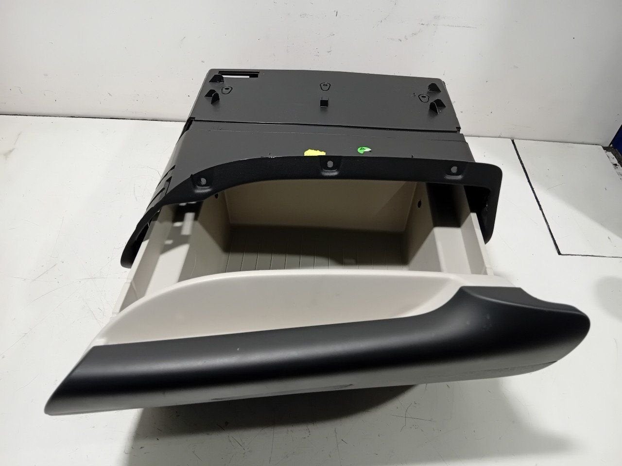 Dashboardkastje Renault Captur, Onderdelen@venauto.nl, Van der Ven Autorecycling B.V., Gebruikt, Ettenseweg 76, 4706 PB Roosendaal, The Netherlands