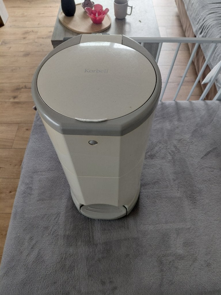 Poubelles a lange, Enlèvement, Utilisé, À pédale