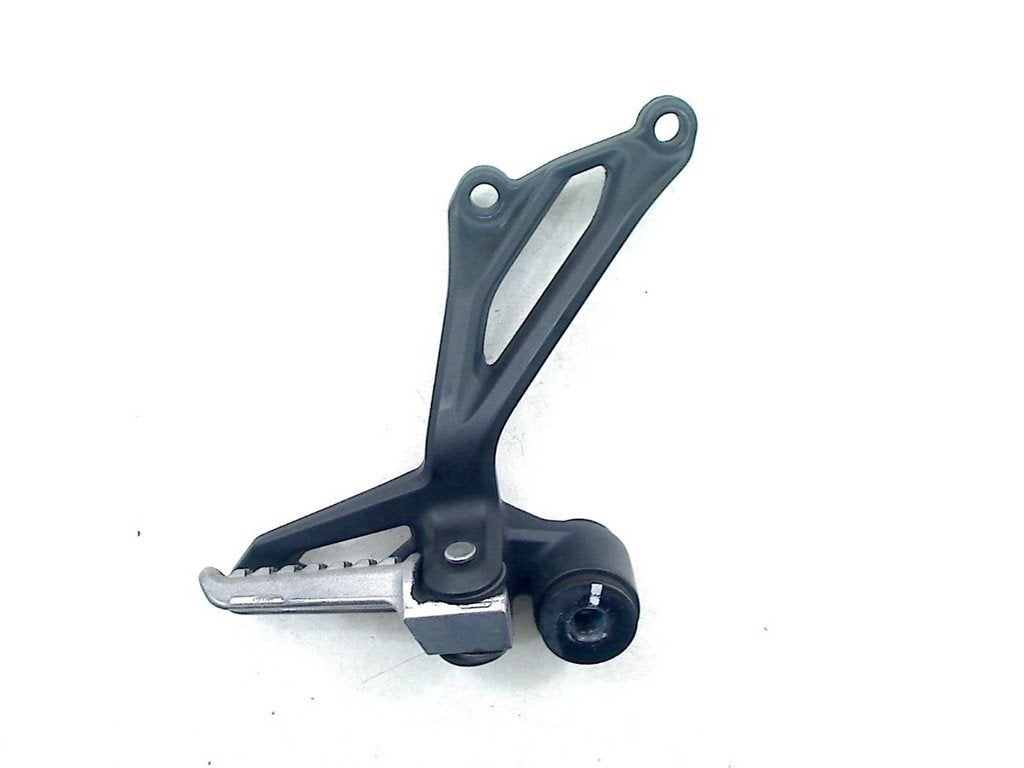REPOSE PIEDS SUPPORT ARRIÈRE DROIT (34028-0381|35063-1453-1, Dhr. S. di Majo, Utilisé, Info@cama-motorparts.nl, P.J. Troelstraweg 8 8
3144 CX  MAASSLUIS, NL
