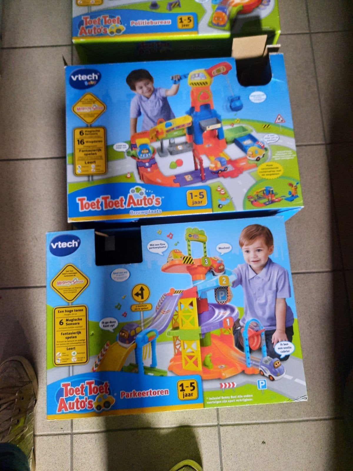 Boîtes Vtech vides, Enlèvement
