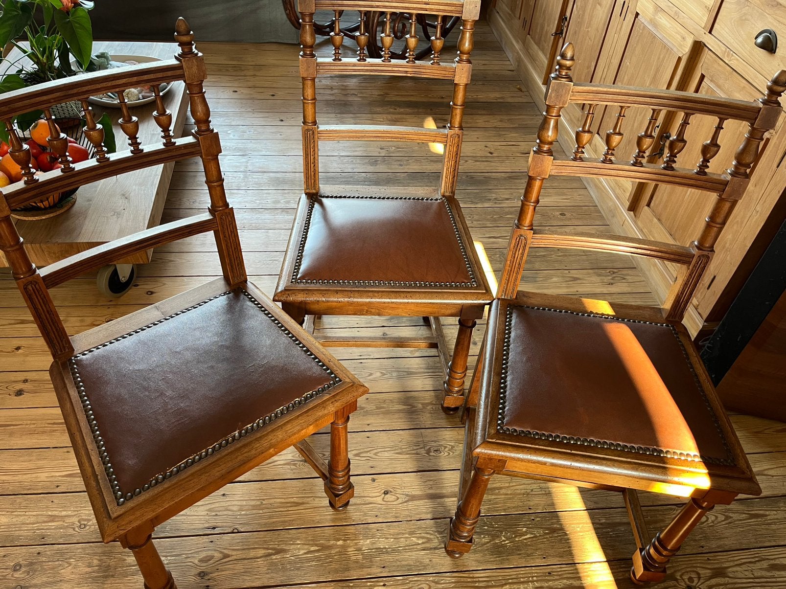 Set van 3 stoelen in Henri II-stijl, Ophalen