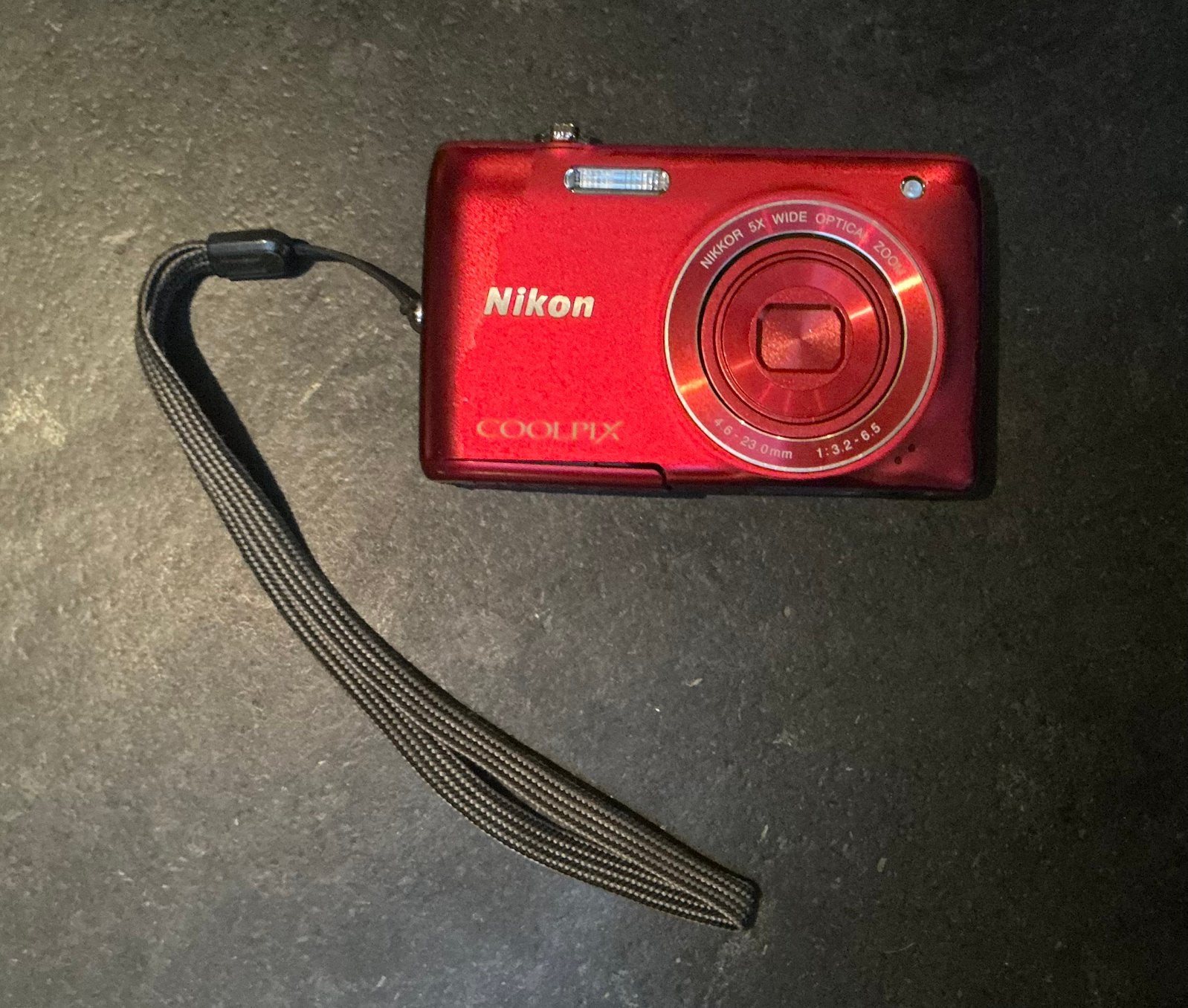 Vintage Nikon Coolpix Red — Kit complet avec carte SD !, TV, Hi-fi & Vidéo, Appareils photo numériques, Enlèvement ou Envoi, Carte mémoire