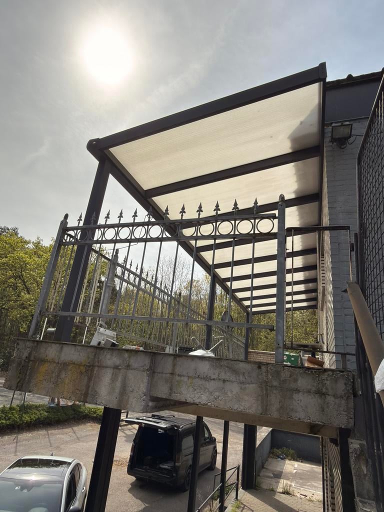 Terras overkapping, Enlèvement, Utilisé