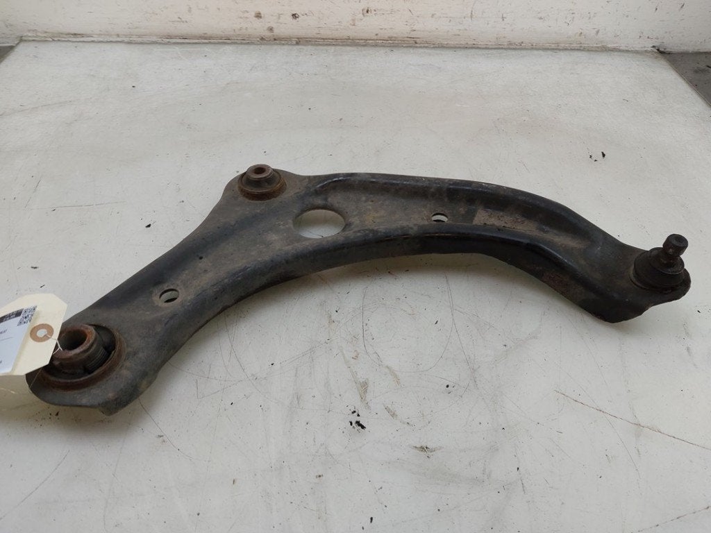 BRAS DE SUSPENSION AVANT DROIT (TRIANGLE) Micra (K14), Utilisé, Nissan