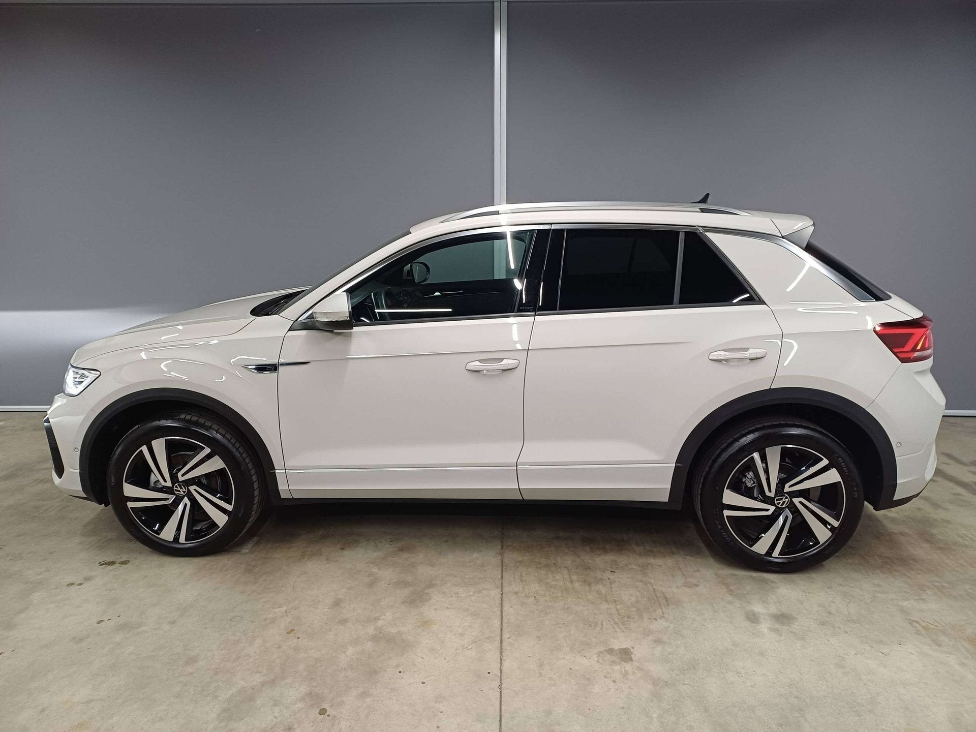 Volkswagen T-Roc T-Roc 1.5 TSI R-Line DSG,ACC,''Keyless-Acce, Auto's, Automaat, Dealer onderhouden, 4 cilinders, Alcantara