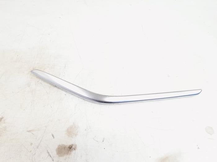 Bande décorative d'un Mercedes CLA, 3 mois de garantie, Utilisé, -, -