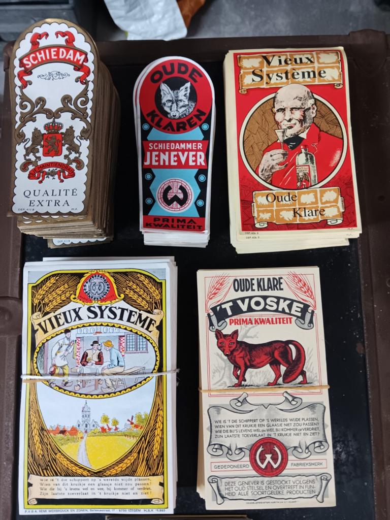 Étiquettes au genièvre, Collections, Enlèvement
