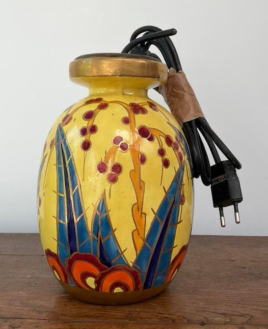 Pied de lampe Cerabelga, Enlèvement