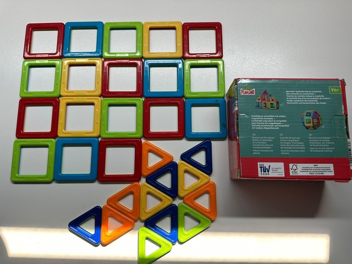 Playland set van 30 magnetische stukken in zeer goede staat, Kinderen en Baby's, Speelgoed | Educatief en Creatief, Ophalen of Verzenden