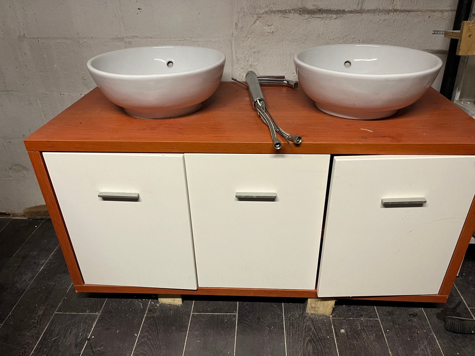 Vintage badkamer meubel, Huis en Inrichting, Badkamer | Badkamermeubels, Ophalen, Zo goed als nieuw