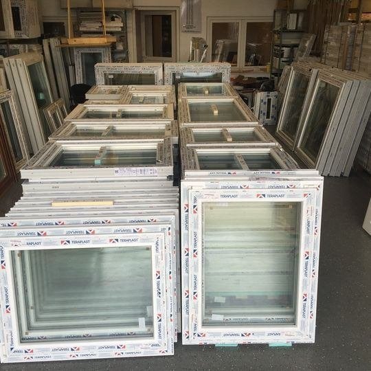 Châssis de fenêtre PVC Blanc en stock aux meilleurs prix, Bricolage & Construction, Enlèvement ou Envoi, Neuf, Fenêtre de façade ou Vitre