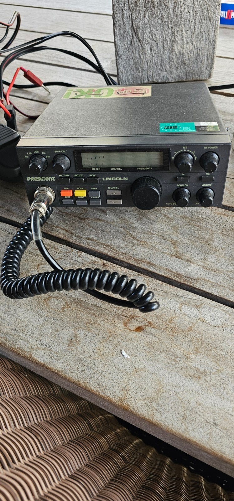 president lincoln I , amplifier 100 watt , en voeding 30 amp, Telecommunicatie, Zenders en Ontvangers, Ophalen, Zo goed als nieuw