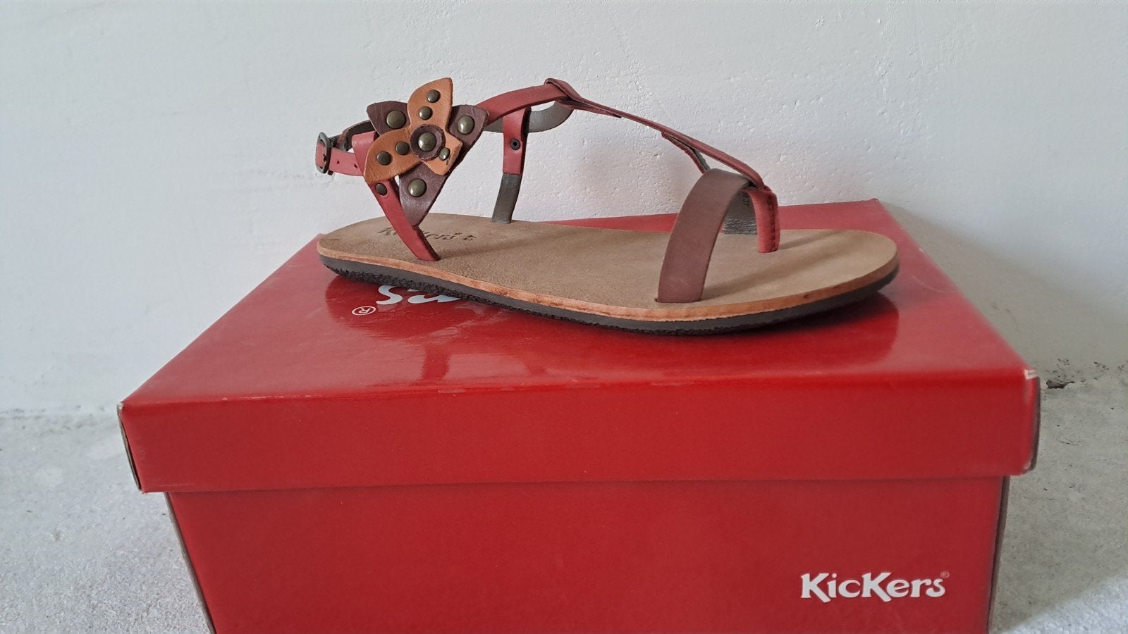 Sandales enfant en cuir 37 Kickers, Neuf, Enlèvement ou Envoi, KICKERS, Autres types