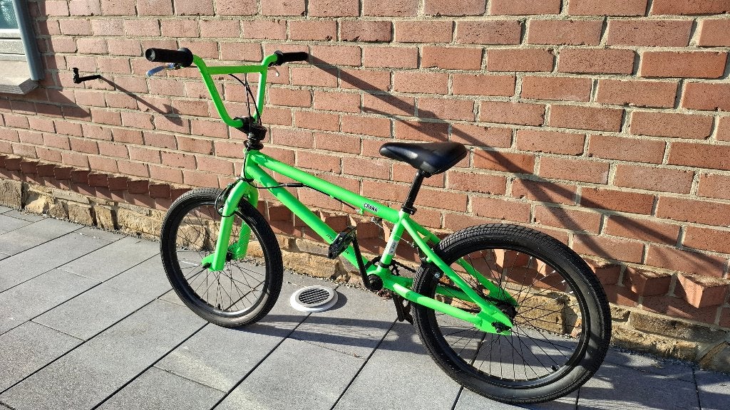 Vélo Muddyfox style BMX, Frein sur jante, Repose-pieds, Enlèvement, Utilisé