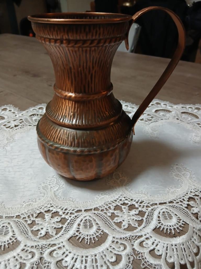 Cruche en cuivre rouge, Enlèvement, Cuivre