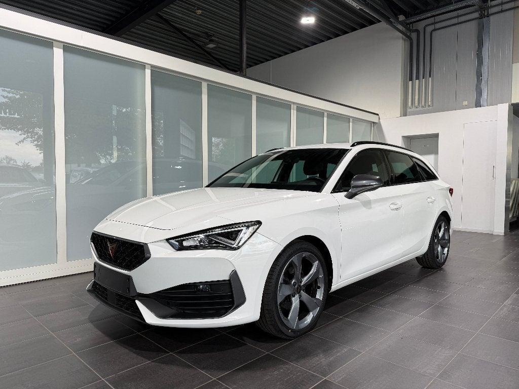 Cupra Leon 1.5 eTSI DSG / PDC / Carplay /, Auto's, https://public.car-pass.be/vhr/, 4 cilinders, Leon, Leder en Stof