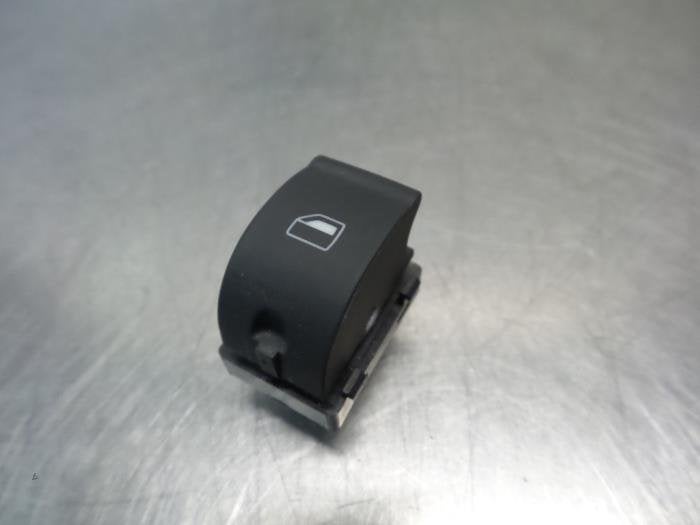 Commutateur vitre électrique d'un Audi A4 (A4 01-), -, 3 mois de garantie, Utilisé, -