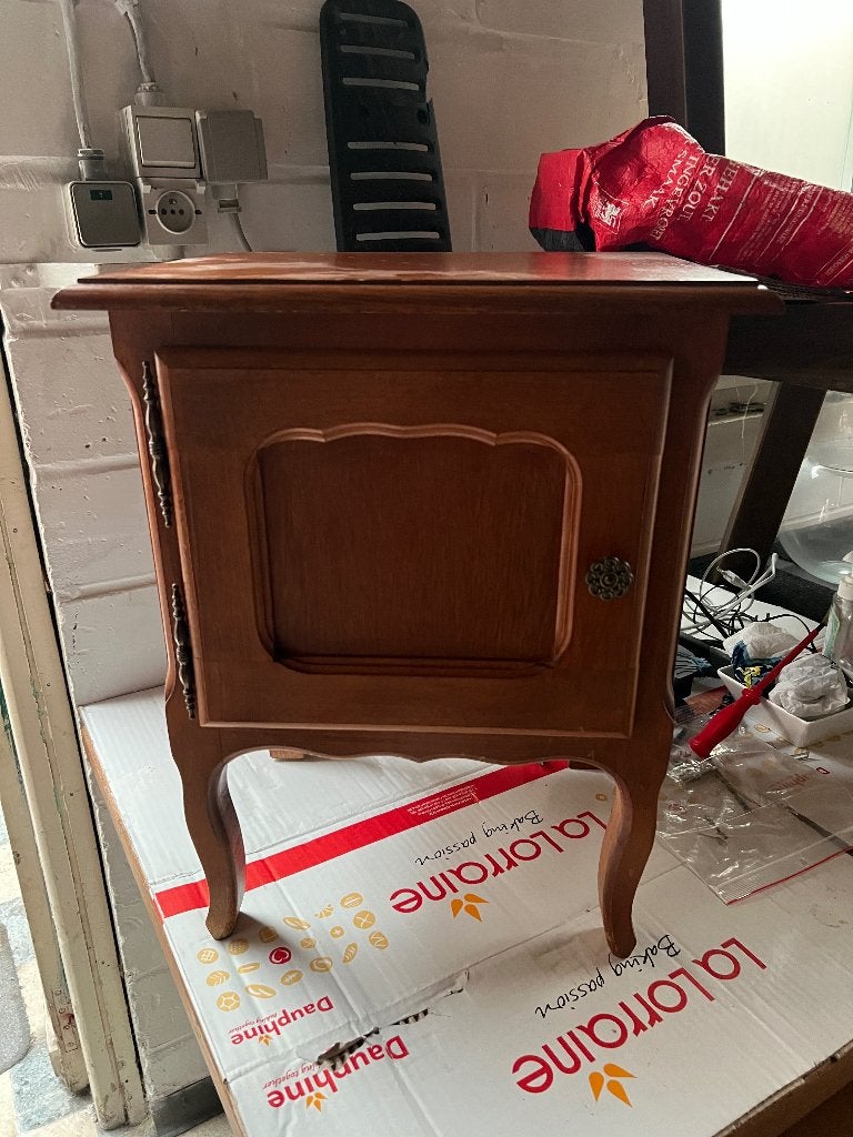 Petite table de nuit / de chevet en bois, Maison & Meubles, Moins de 55 cm, Moins de 45 cm, Enlèvement, Utilisé
