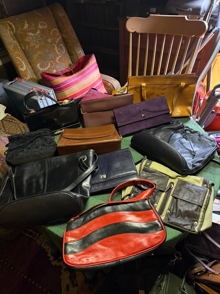 BROCANTE.50 sacs à mains comme neufs, Divers, Lots de brocante, Enlèvement, Comme neuf