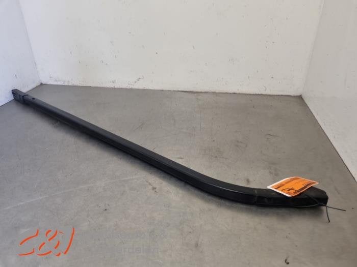 Rail porte coulissante droite d'un Mercedes Vito, 3 mois de garantie, Utilisé, -, -