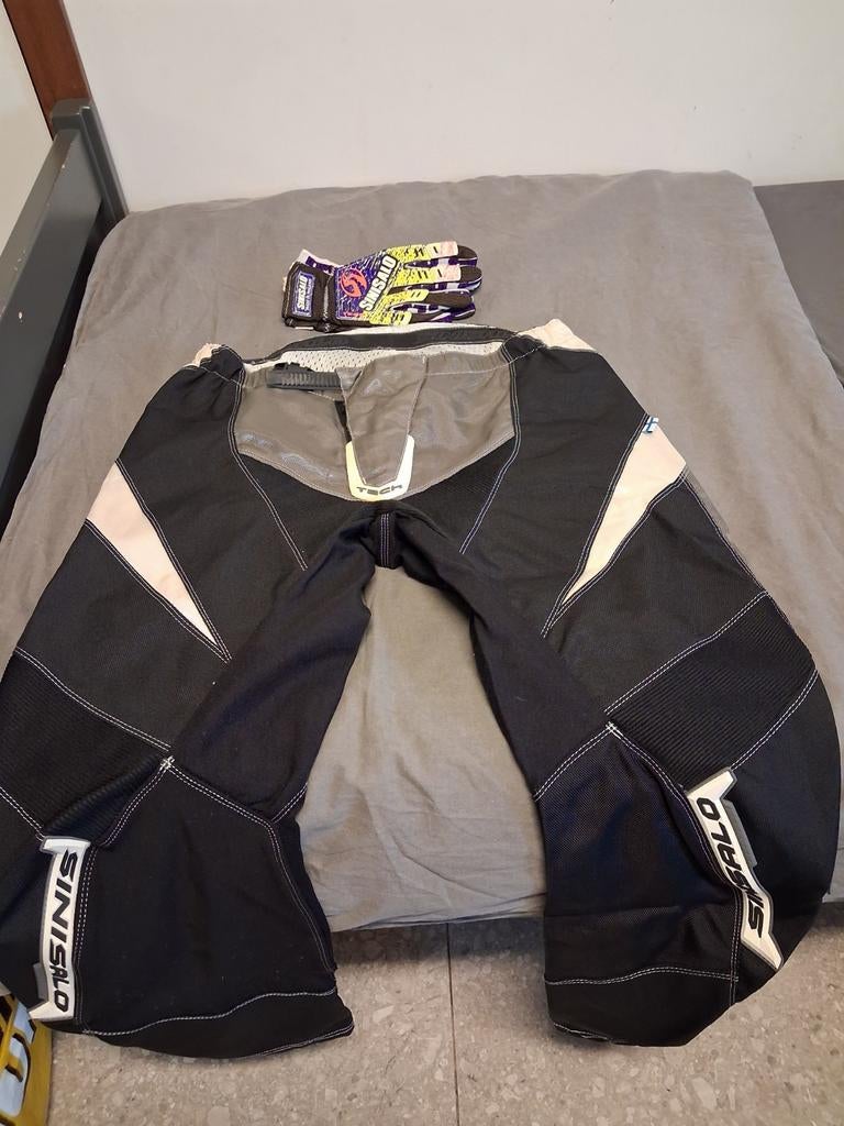 Mooie crossbroek sinisalo maat 38, handschoenen sinisalo xl, Motoren, Kleding | Motorkleding, Ophalen