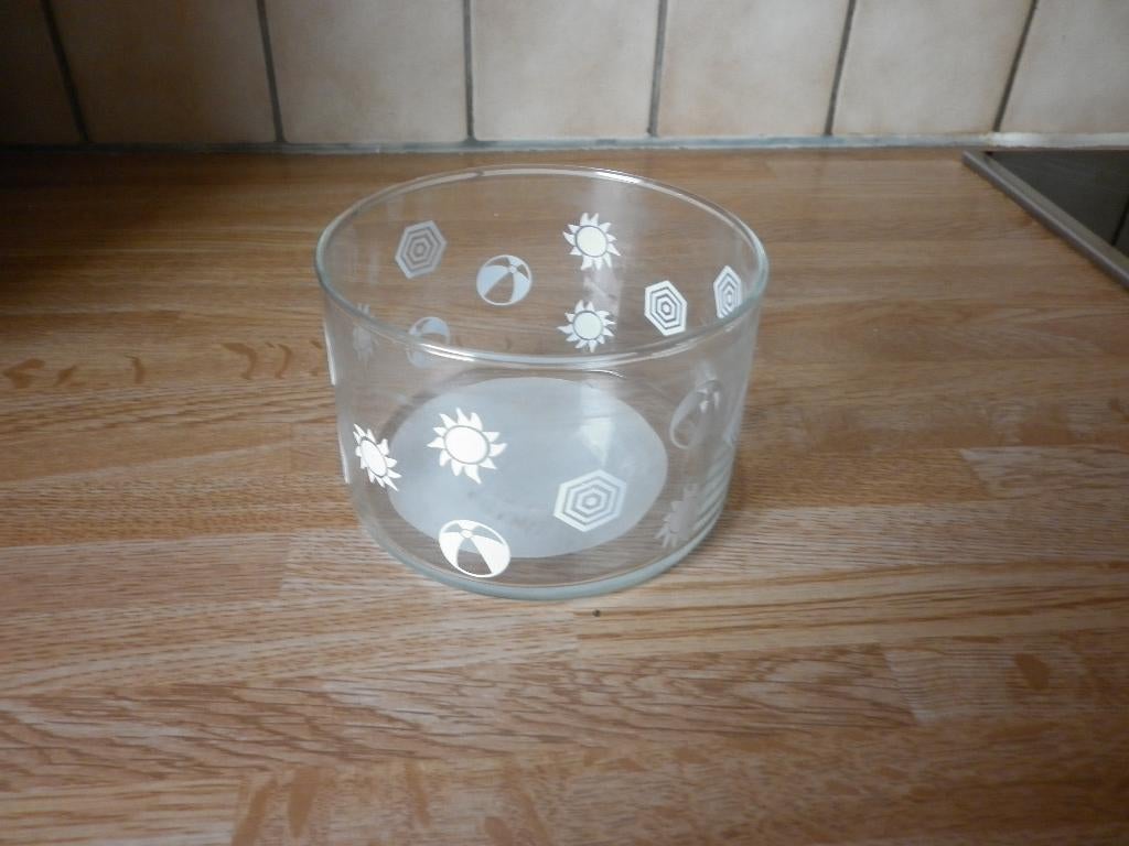 pot en verre à motifs, Enlèvement