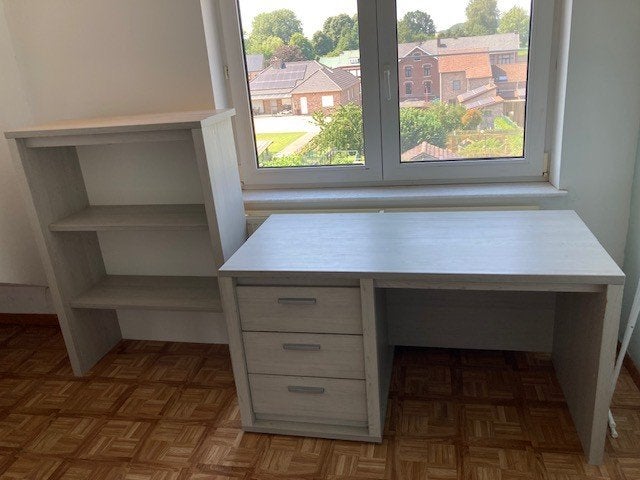 bureau, Huis en Inrichting, Bureaus, Ophalen, Overige typen, 132 cm, Zo goed als nieuw