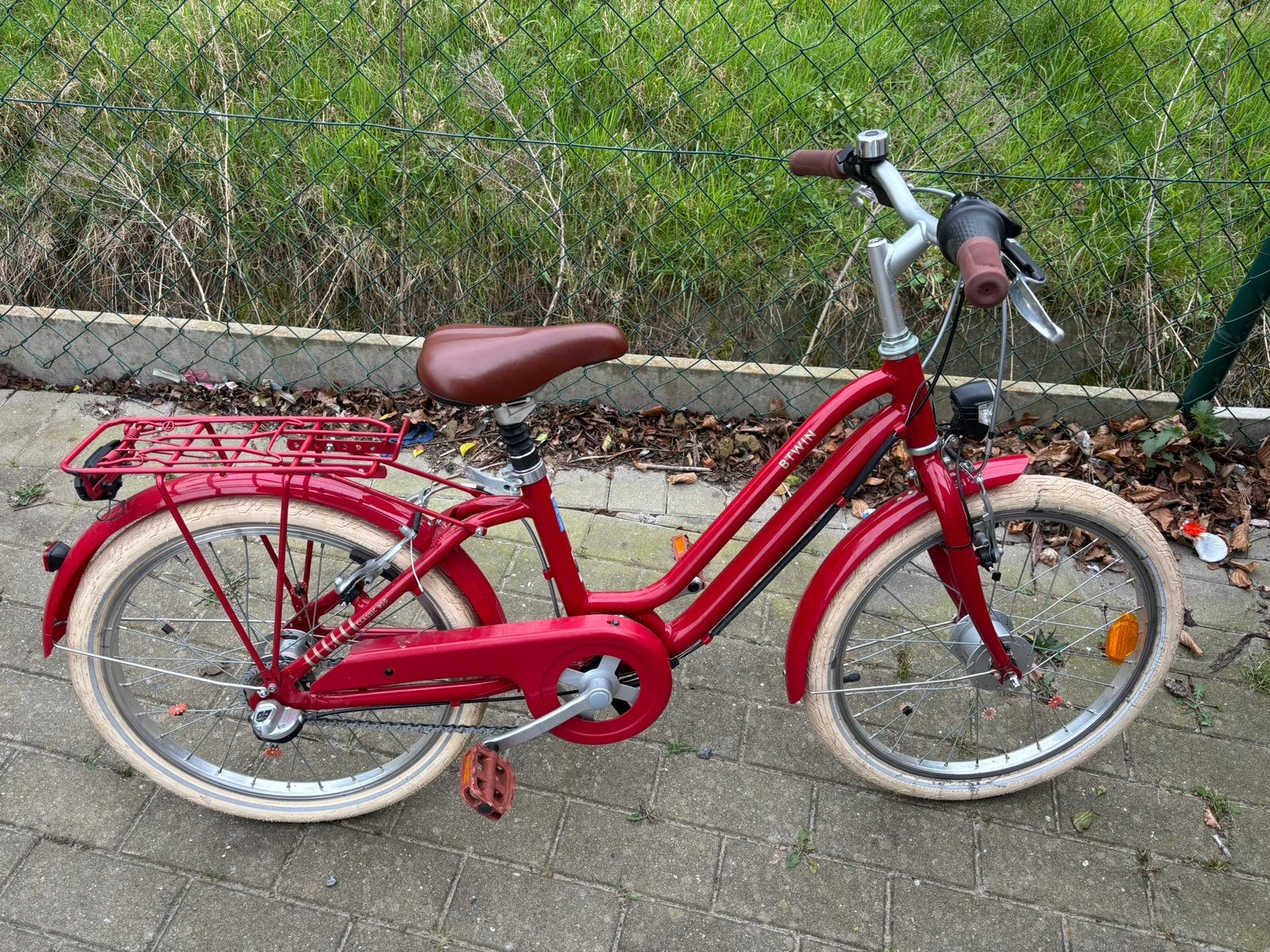 Meisjesfiets Btwin Classic 900 20inch, Ophalen, Zo goed als nieuw