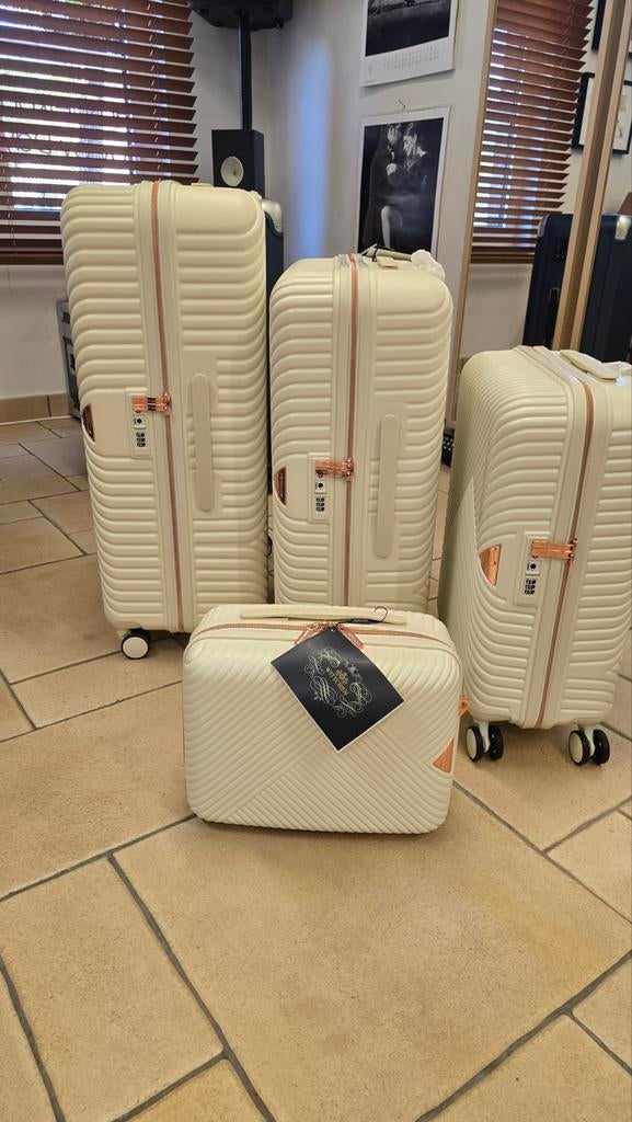NOUVEAU SET DE BAGAGES TSA 78x48x30cm, Bijoux, Sacs & Beauté, Valises, Enlèvement