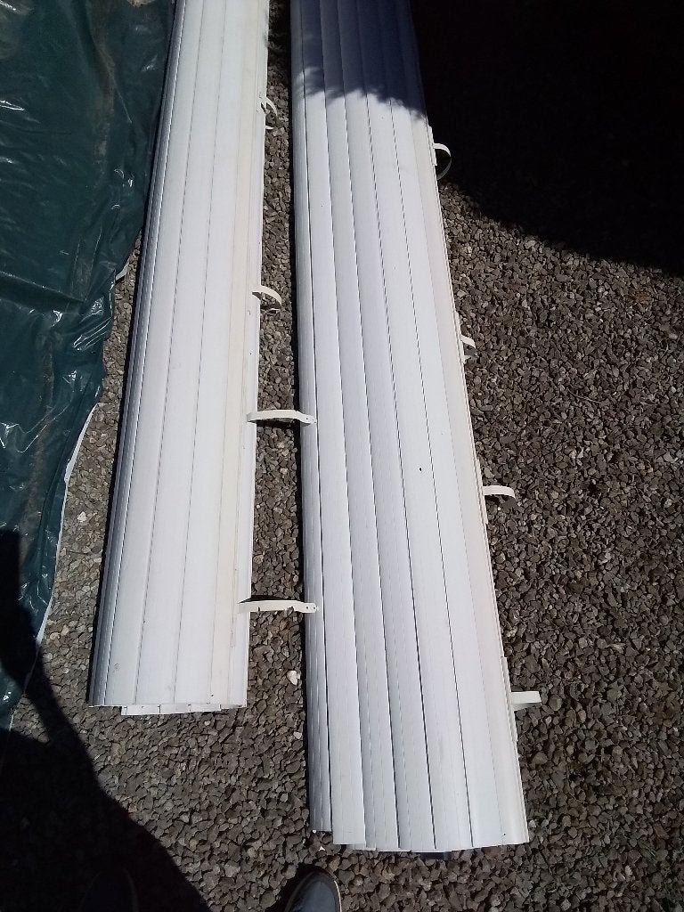 2 grote witte stevige PvC rolluiken, Bricolage & Construction, Volets, Enlèvement
