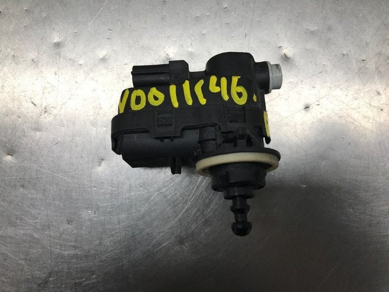 PHARE MOTEUR Toyota Yaris IV (P21 / PA1 / PH1) (|90013783|), Dhr. M. Roggen, Toyota, Stadsweg 37 37
9917 PV  WIRDUM GR., NL, Utilisé