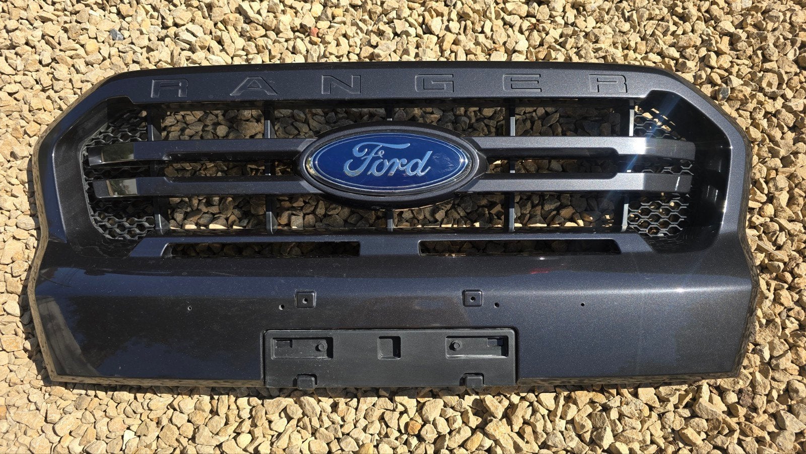 Calandre Ford Ranger, Enlèvement, Ford