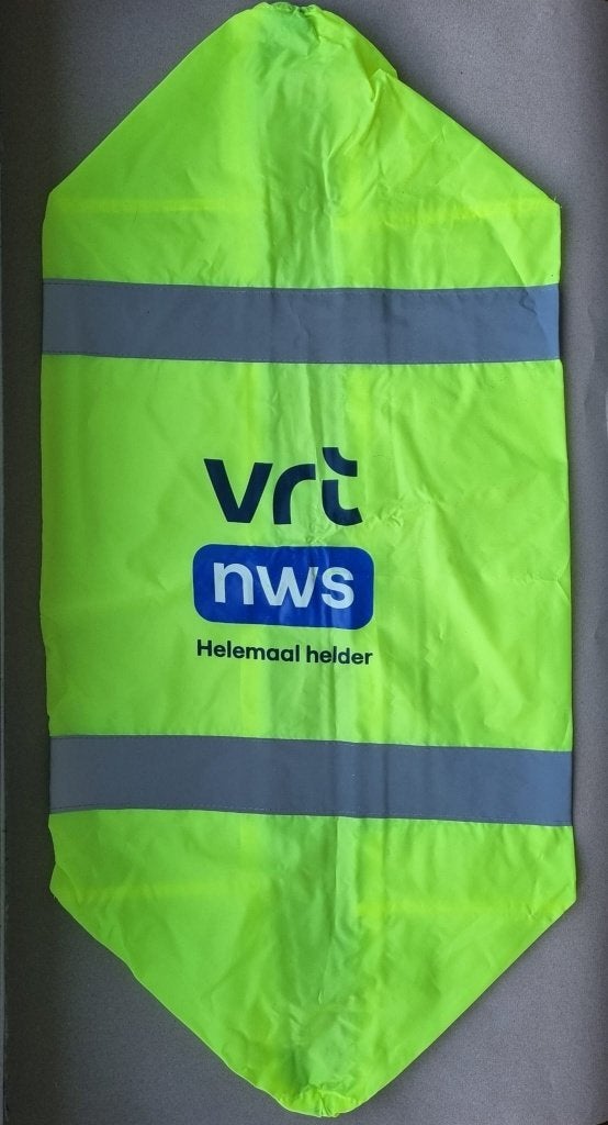 Housse de pluie fluo pour sac à dos, logo VRT NWS, Enlèvement ou Envoi, Neuf, VRT NWS