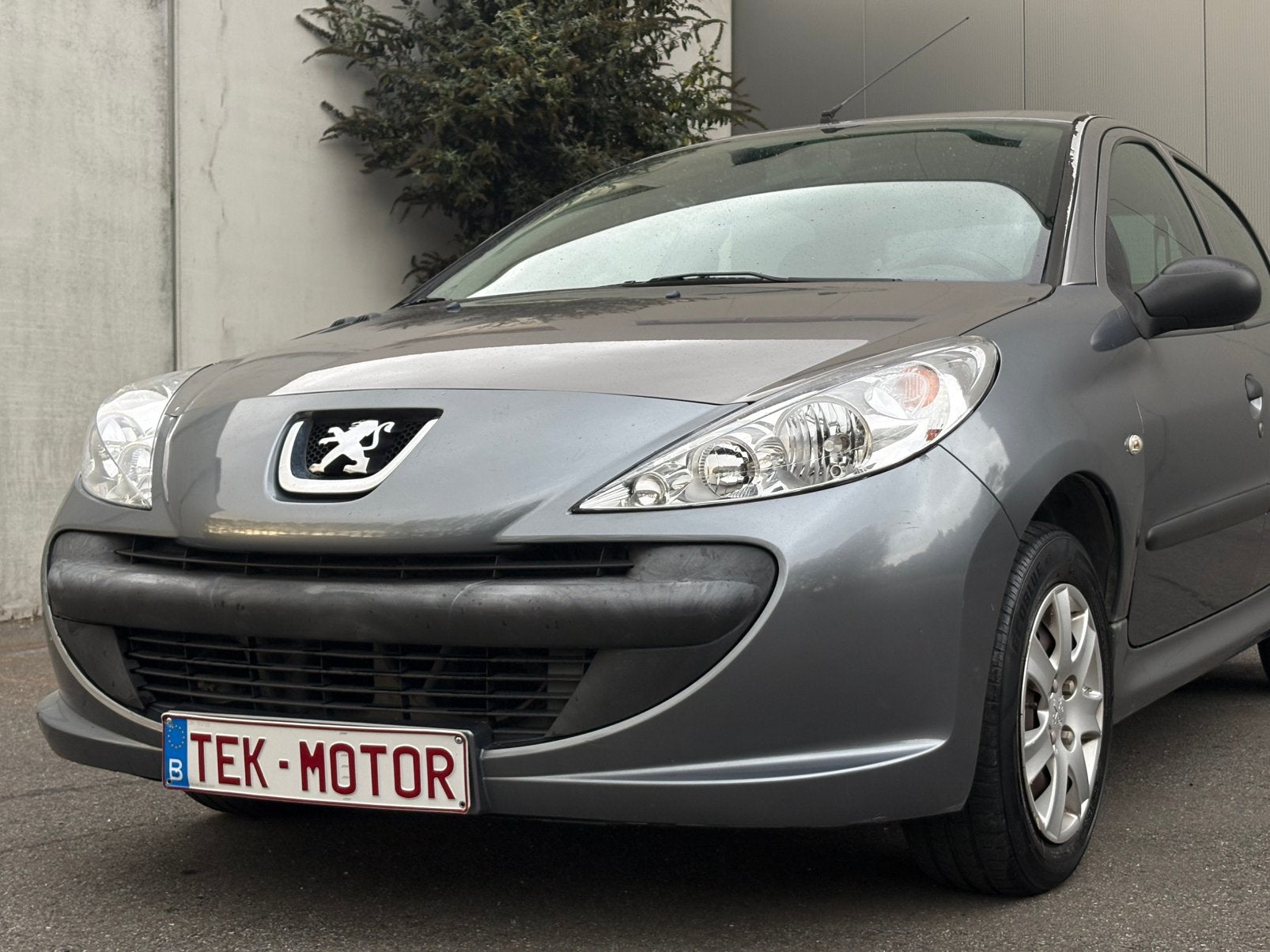 PEUGEOT 206 1.2 BENZINE, GEKEURD, ZEER PROPER!!, Handgeschakeld, 44 kW, 1124 cc, Dealer onderhouden