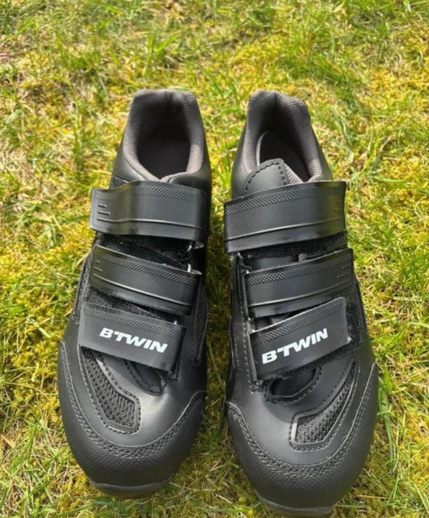 B’TWIN  fietsschoenen / klikpedalschoenen (SPD) – zwart/ 39, Ophalen, Zo goed als nieuw, Schoenen